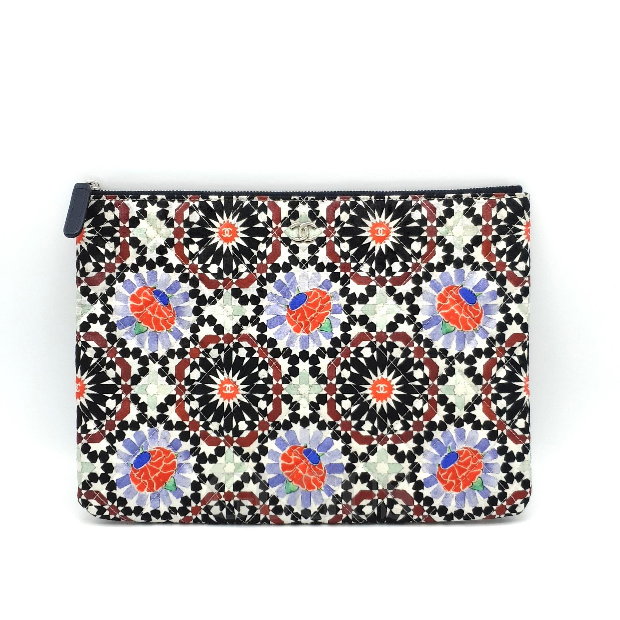 샤넬 패브릭 클러치