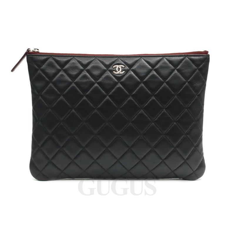 Chanel(샤넬) A82545 블랙 램스킨 은장 클래식 뉴미듐 클러치 (29번대)