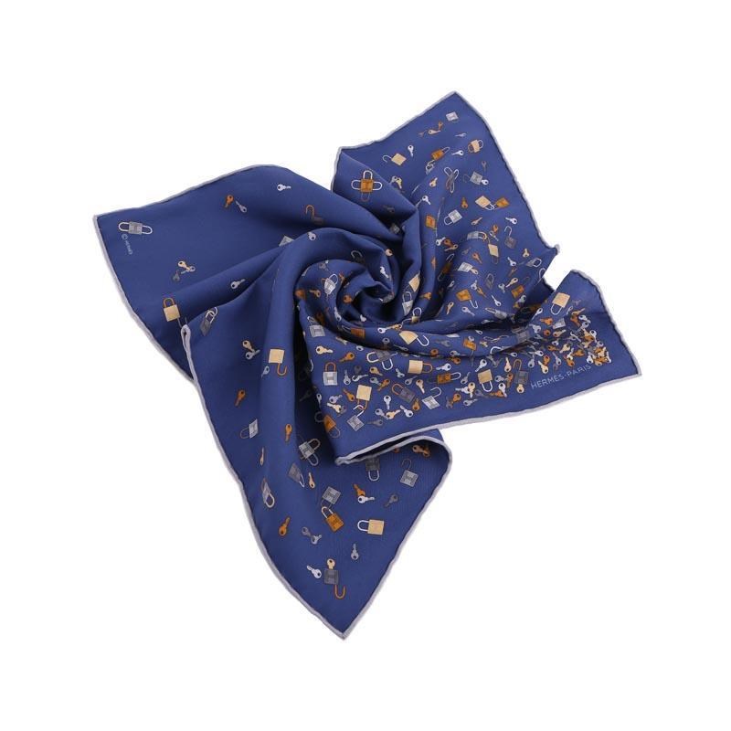 Shop HERMES N'Oublie Pas Tes Cles Pocket Square 45 (H803995T 09