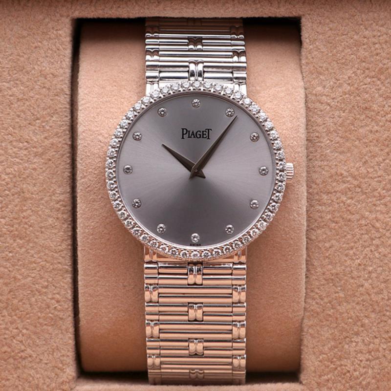 32 PIAGET